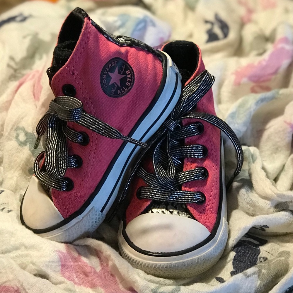 Size 5 Toddler Girl High-Top Converse!